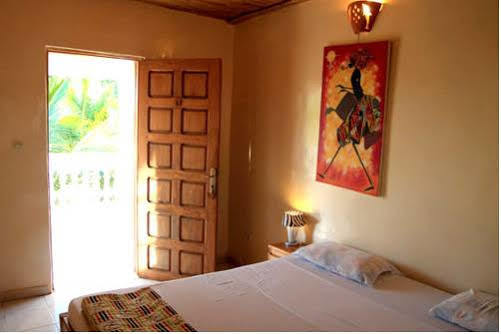 Le Mbaila Hotel ซาลี ปอร์ตูดัล ภายนอก รูปภาพ